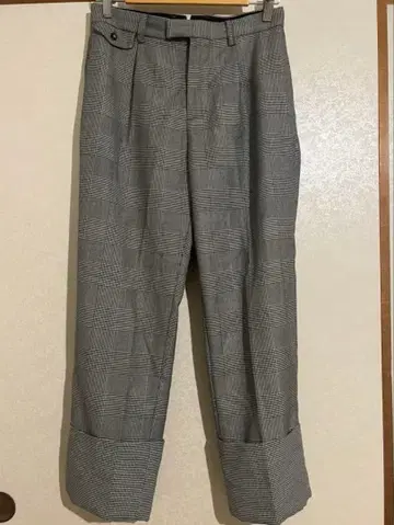 블랙 체크 무늬 슬랙스