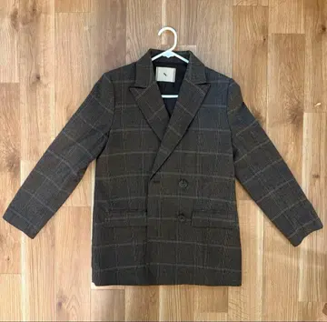브라운 계열 체크 더블 브레스트 자켓 M 사이즈