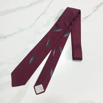 Dominique France 도미니크 프랑스 실크 넥타이 자수 깃털