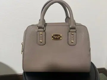 그레이 보스턴형 핸드백 (마이클코어스)