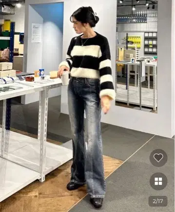 다크 블루 플레어 데님 팬츠