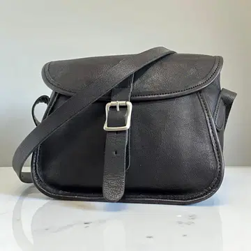 [새상품급] SLOW 카트리지 숄더백 M 블랙 도치기 가죽