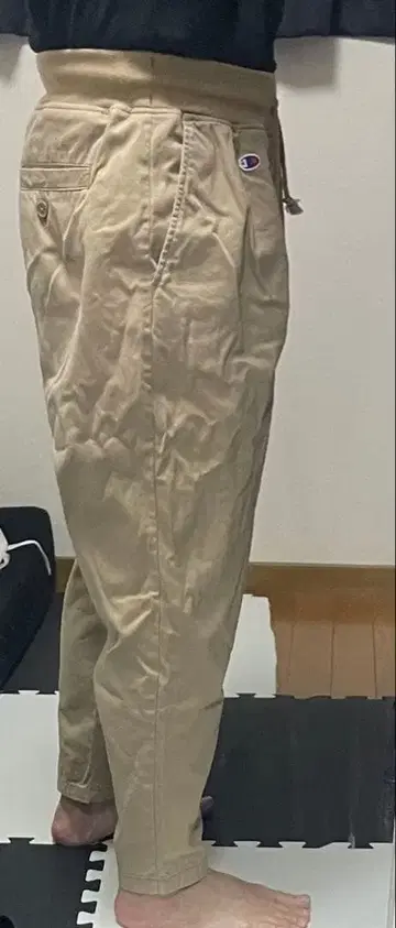 Champion 베이지 치노 팬츠