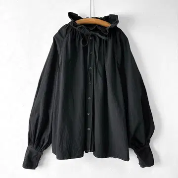 프릭스스토어 배색 스티치 하이넥 프릴 블라우스 튜닉 기장 루즈핏