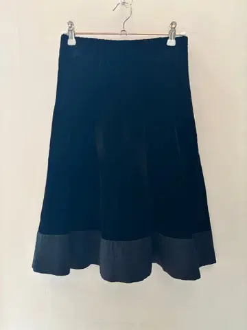 [배송비 포함] [에포카] 플레어 스커트 블랙 벨벳 38