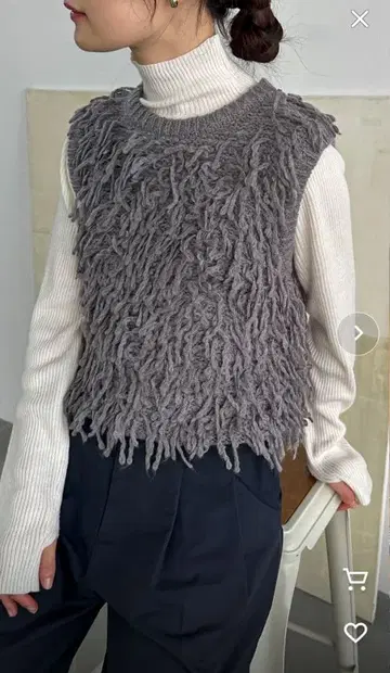 프린지 디자인 그레이 슬리브리스 니트 베스트