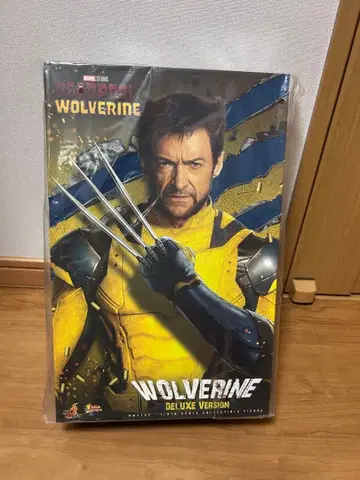 핫토이즈 울버린 디럭스 버전 피규어