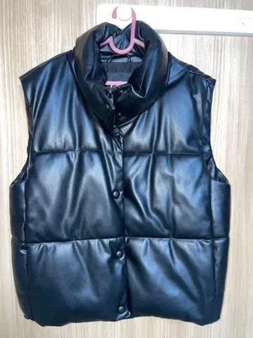 ZARA 블랙 다운 베스트