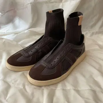 풋 인더스트리 GERMAN TRAINER 하이탑 브라운