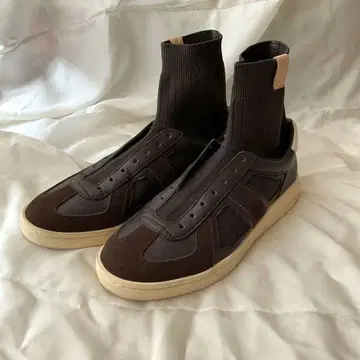 풋 인더스트리 GERMAN TRAINER 하이탑 브라운