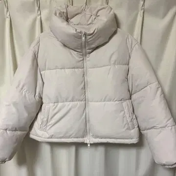 화이트 숏 다운 자켓