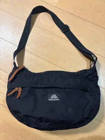 Gregory 그레고리 숄더백 사첼 M