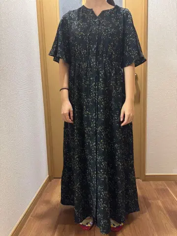 꽃무늬 반팔 롱 원피스 블랙