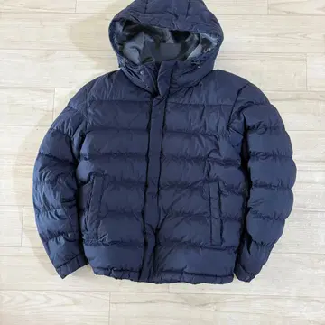 유니클로 후드 부착 네이비 다운 자켓 L 리브 다운 파카 네이비
