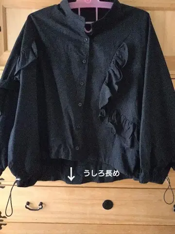 프릴 디자인 블랙 긴팔 셔츠 블라우스