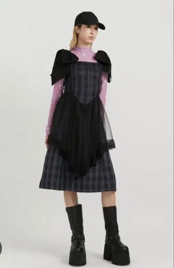 PAMEO POSE Veiled Dress