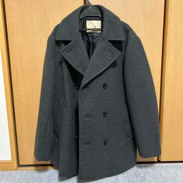 울 소재 다크 그레이 피 코트