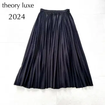 컨디션 최상 24년 레어 띠어리 럭스 현행 PILIL 인기 플리츠 스커트