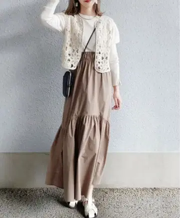 [ 새상품 ] 카프리슈 레마쥬 퍼프 소매 도킹 롱 원피스 아이보리