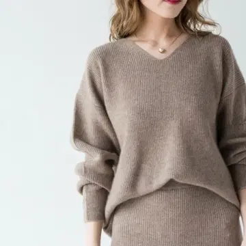 새상품급 Loungedress 캐시미어100 꽈배기 V넥 니트 세탁 가능