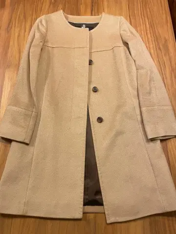 베이지 롱 코트 브라운 버튼