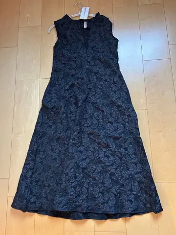 꽃무늬 슬리브리스 원피스 M 사이즈 블랙