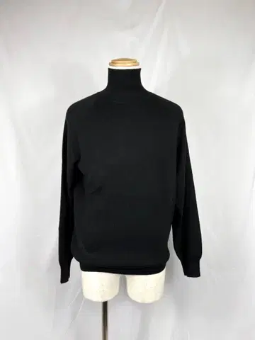 신상 UNIQLO U 유니클로 하이넥 스웨터 Size.XL BK