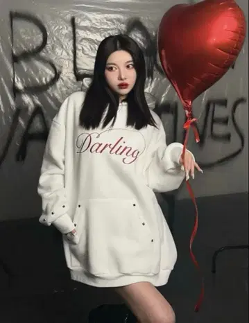 [ Darich ] 그래픽 스터드 후디 WHT