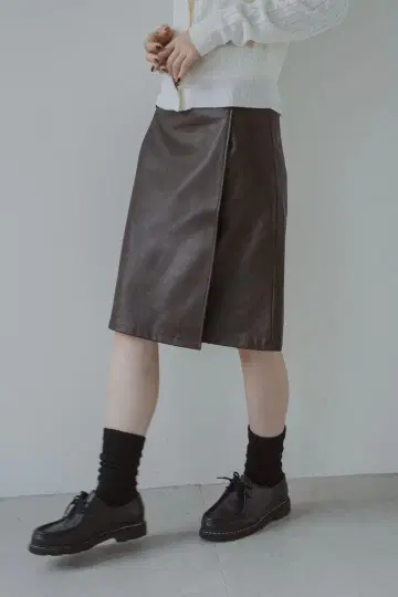 philme leatherlike skirt 브라운 레더라이크 스커트