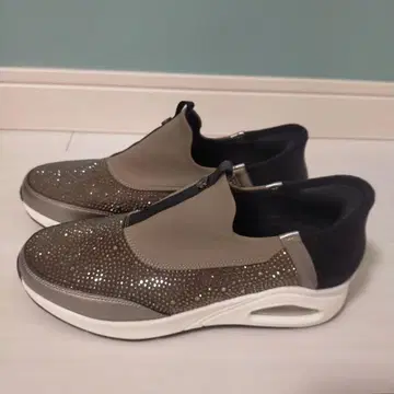 미사용 새상품 경량 히로코코시노 슬립온