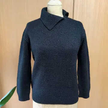 접이식 옷깃이 모던한 블랙 손뜨개질 니트 스웨터 긴팔