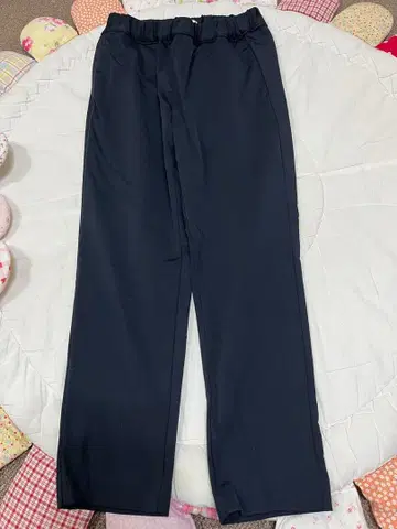 새상품급 SONO 스트레치 팬츠 네이비 사이즈 2