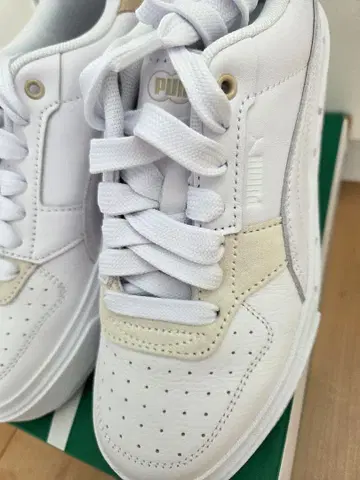 PUMA 화이트 스니커즈