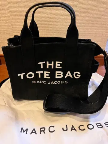 MARC JACOBS 더 토트 백 블랙
