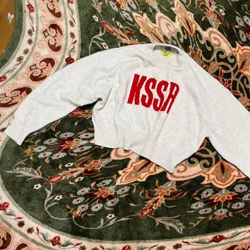 KSSR 로고 스웨터 숏 기장 화이트 스트릿