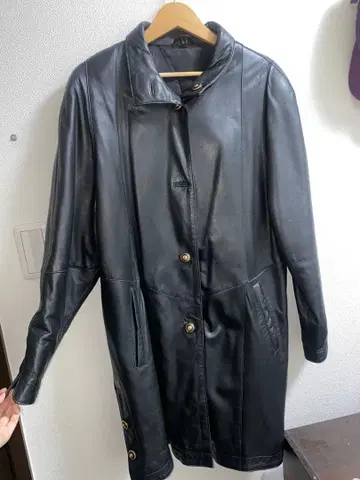 이탈리아산 Per me 블랙 가죽 롱 코트