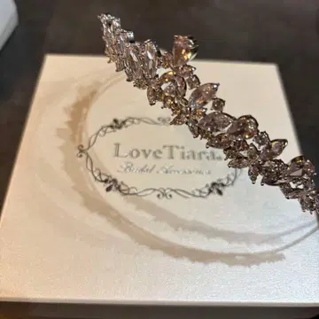 비쥬 지르코니아 티아라 러브 티아라