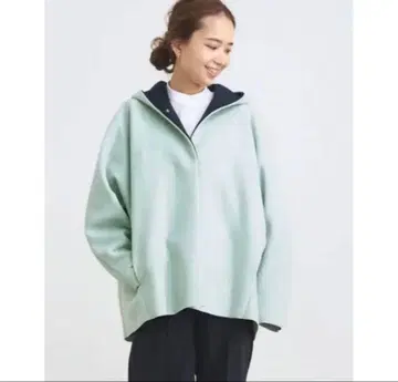 새상품 yori 라이트 후디드 자켓 민트 아우터 숏코트