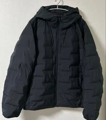 유니클로 퍼프테크 후드티 블랙