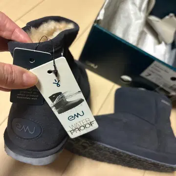 EMU 방수 어그 부츠 사이즈 7 네이비 미사용 새상품