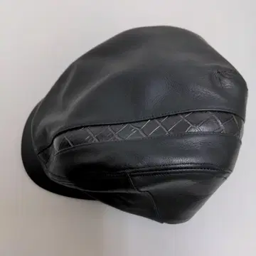 꼼사데모드멘 블랙 가죽 헌팅 모자 미사용 새상품