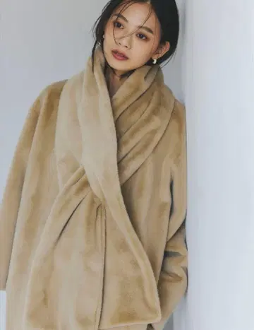 새상품 anuans ECOPEL사 퍼 숄 머플러 BEIGE