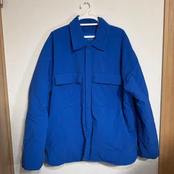 Bershka 파랑 다운 자켓 L 사이즈