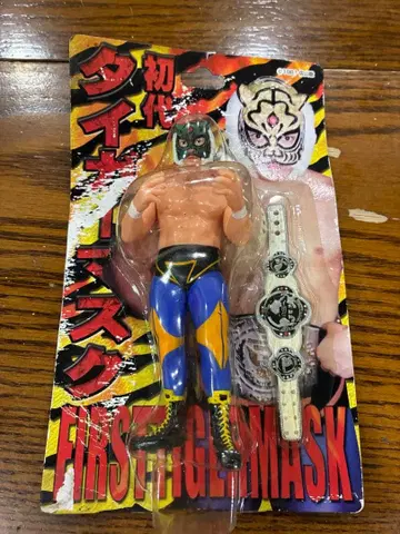 초대 타이거마스크 피규어