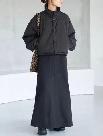 미사용 새상품 스픽 앤 스팬 패딩 숏 블루종 블랙 38