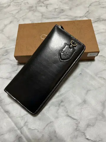 미사용품 하자품 마투리 이탈리아 가죽 라운드 지퍼 장지갑