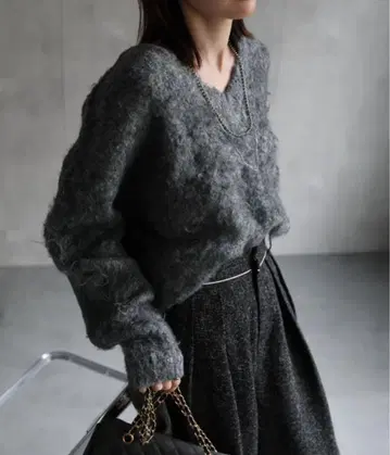 푹신푹신 믹스 샤기 V넥 니트