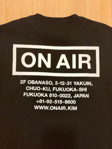 ON AIR 블랙 T셔츠 KYNE