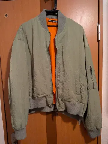 ZARA MA-1 스타일 자켓 M 사이즈 올리브 그린