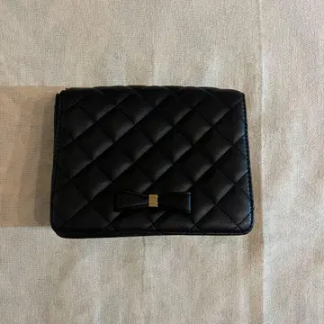 퀼팅 블랙 숄더백 리본 포함